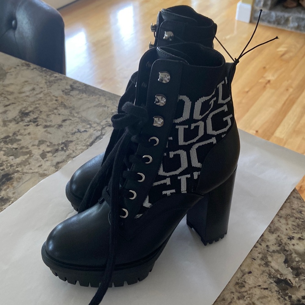 NWT GUESS WOMEN’S BOOTS